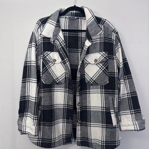 Plaid shacket - Black and White